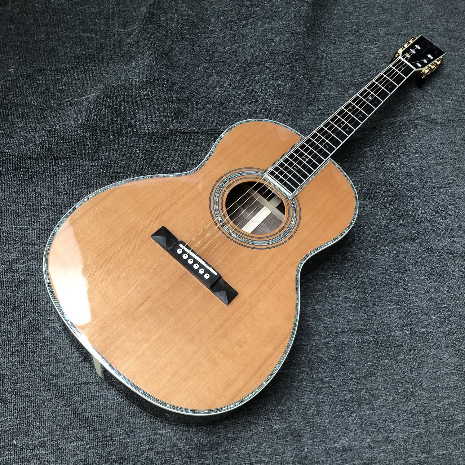 Guitarra ac￺stica de madeira de cedro s￳lido com picape de sonda de 39 polegadas ooo ooo body estilo vida embutido cl￡ssico guitarra de guitarra abalone encaderna￧￣o