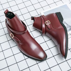 Solid Color Boots Men schoenen Brits pu gepersonaliseerde riem diagonale gesp mode casual straat all-match 24 24