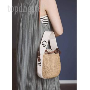 Solid Color Fashion Bag Toes Designer Handtas Dames C Travel draagbare zwarte Sacoche rieten rattan simple lederen trekkoord schouderstro zakken strand XB015 C23