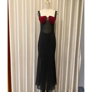 Solide kleur hartvormige uitgeholde uit mouwloze Suspender lange jurk socialite backless dames avondjurk 240403