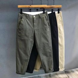 Pantalones de color liso para hombre Slim Fit Straight Ninth con cintura media tela transpirable ropa de calle elegante para hombres 240319