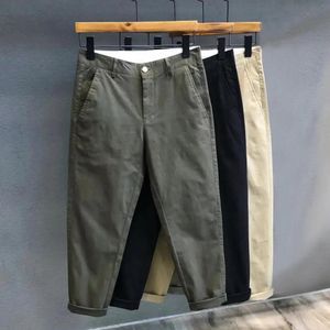 Pantalon de couleur unie pour hommes, coupe cintrée, droit, neuvième avec taille moyenne, tissu respirant, Streetwear élégant pour hommes, 240319