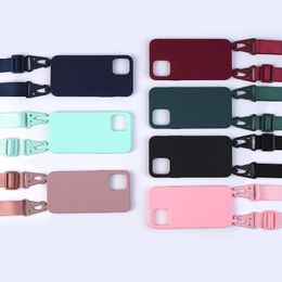 Étuis en gel TPU en silicone souple de couleur unie avec corde à bandoulière avec bouton d'aigle pour iPhone 14 13 12 11 Pro Max XR XS X 7 8 Plus SE S20 FE S21 Ultra POCO X3 NFC