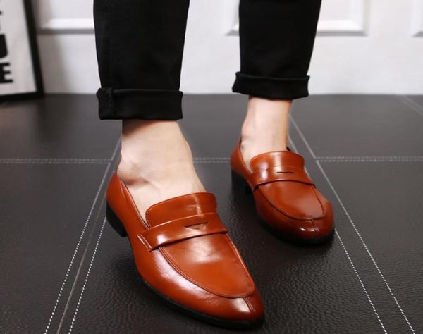 Couleur de décoloration solide Men Loafer Big Size Chaussures Chaussures Classic Designer Driver Shoe Wedding Grand Flats Slip on Oxford Shoes ZY4424557053