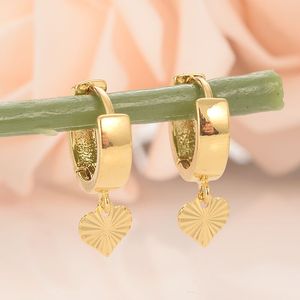 Solid Gold Heart Drop Dangle Kroonluchter Oorbellen Vrouwen Meisje Liefde Trendy Mode-sieraden voor Europa Oosterse Kids Kinderen Gift