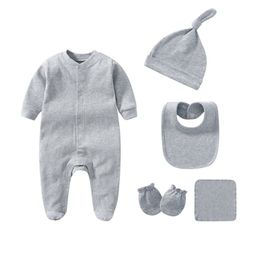 Solide pyjama's sets 35 -stcs geboren katoen romper unisex babymeisje kleren jumpsuit lente babyjongen kleren ropa bebe herfst 220815