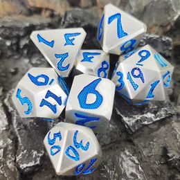 Solid Polyhedrale Metalen Dobbelstenen D DND voor Rollenspel Rpg Rol Pathfinder Bordspel Draak Schaal Geschenken 7 PCs 240312