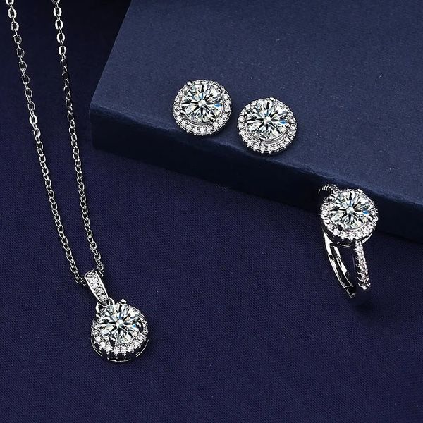 Solitaire Diamond Jewelry Set 925 Sterling Silver Party Mariage Boucles d'oreilles Collier pour femmes hommes 231221