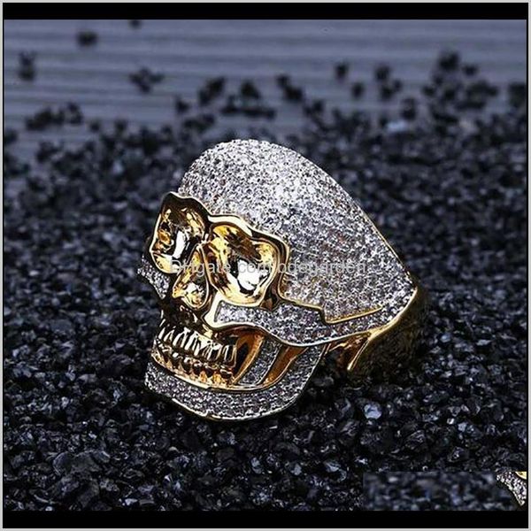 Solitario para hombre 18K chapado en amarillo Custom Skull Gold Cz Bling Ring Diamantes simulados completos Micro Pave Set Stones Hip Hop Anillos Ysorx 5Hofd