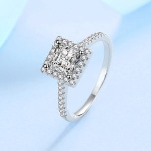 Solitaire Ring 1 CT Princess Cut Engagement 925 Sterling Zilver Halo Diamond Wedding Band Promise Voor Vrouwen Sieraden 230616