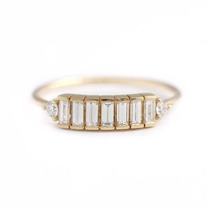 Bague Solitaire Or Jaune 10K 7pcs Emeraude Baguette de Fiançailles Bague Total 0.9ctw lab Diamant Mariage pour Femme 230625