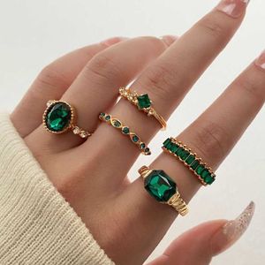 Anillo solitario 1sets Conjunto de anillos de cristal verde para mujeres Chapado en oro Vintage Estética Geométrica Joyería de lujo Regalos 2023 Moda Nuevo Y2303