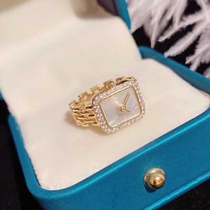 Solitaire ring 2022 Nieuwe ontwerpschaalvormige ringen voor vrouwen luxe kristal bruiloft Gift Y2302