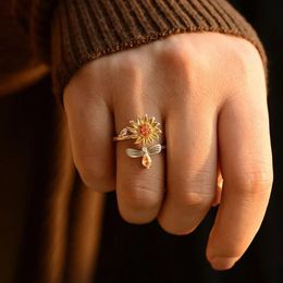 Solitaire Ring Verstelbare Spinning Zonnebloem Anti Stress Voor Vrouwen Draaibare Pijnbestrijding Fidget Ringen Mode-sieraden 231016