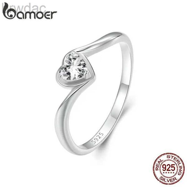 Solitaire Ring Bamoer White Gold plaqué en forme de coeur en forme de coeur Moisanite Solitaire Anneau de fiançailles pour les femmes 925 Sterling Silver VVS1 Band de mariage D240419