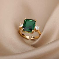 Solitaire Ring Big Green Zircon Square Stone S pour les femmes en acier inoxydable Party Aesthic Punk Jewelry Gift Y2302