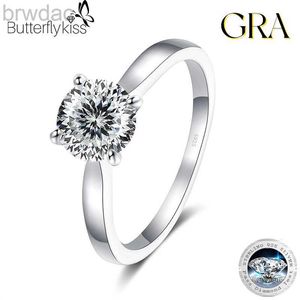 Solitaire Ring Butterflykiss Real 925 Ring Moisanite Silver Silver 2CT pour les femmes Round Brilliant Diamond Solitaire Anneaux de fiançailles de mariage D240419