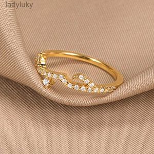 Solitaire Ring Fashion Classic minimalisme en acier inoxydable Zircon Amour arabe pour femmes Bijoux de charme cristallin romantique Coupages de mariage 240226