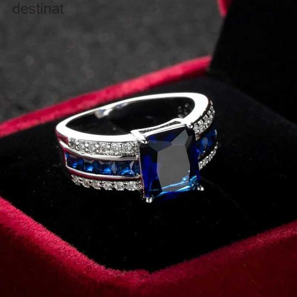 Solitaire Ring Fashion Exquise Crystal Stone Rings For Women Square Blue Zircon Mariage Engagement Rague bijoux 6 couleurs disponibles231220