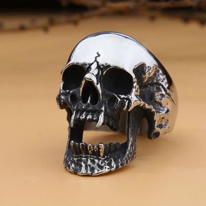 Solitär-Ring, hochglanzpolierter Gothic-Zombie-Schädel-Ring, robuster Herren-Biker-Ring aus Edelstahl, Totenkopf-Mode-Gothic-Ring, Halloween-Geschenk 231013