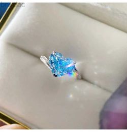 Solitaire Ring Hoyon Sapphire Heart Diamond Womens Ring Topa Blue High Carbone Diamond 925 Silver Color Ring Mode Wedding Bijoux D240419