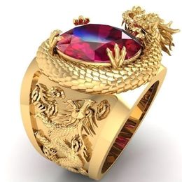 Bague Solitaire Huitan Luxe Couleur Or Motif Dragon Hommes Anneaux Incrustés Grand Ovale Pierre Rouge Fête De Mariage Doigt Mâle Bijoux À La Mode 231016