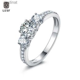 Solitaire Ring Lesf 925 STERLING Silver 3 Stone Round Cut Ring Synthetic Sona Diamond Gift Bijoux pour les femmes Éternité Ringsl231220