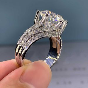 Solitaire Ring Luxury 6 CLS Setting Cumbic Zirconia Femmes pour l'engagement Cessages de mariage Bijoux nouvellement conçus en gros Y2302