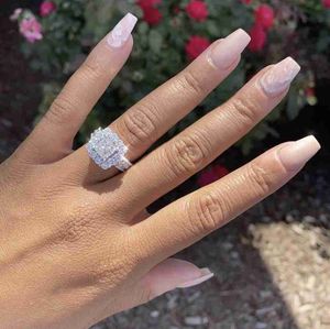 Solitaire Ring Luxe 925 Sterling Silver Pave 4pcs Princess-Cut Sona Diamond trouwringen voor vrouwen gesimuleerde platina sieraden Girl Gift Y2302