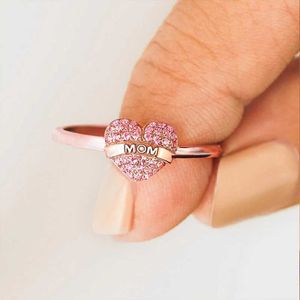 Anillo solitario nuevo 2023 corazón rosa Zirconia cúbica Mujer joyería regalo para mamá moda letra tallada ajustable abierto s Anillos De Mujer Y2303