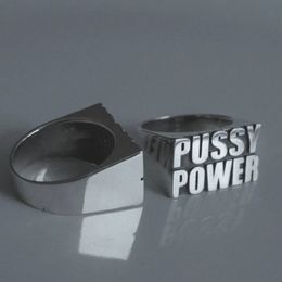 Bague Solitaire Style Punk pour hommes, gravée "PUSSY POWER", couleur argent, bijoux hip hop à la mode, accessoires de doigt pour fête d'anniversaire, 231009