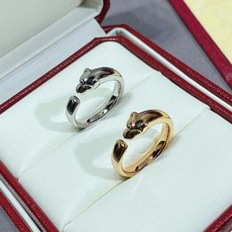 Anello solitario di vendita di marca classica in argento sterling 925 con testa di leopardo, tendenza della personalità delle signore, gioielli di lusso, festa, regalo per coppie 231007