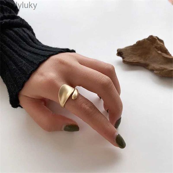 Ring Solitaire Anneaux ouverts simples pour les femmes Gold Color Fashion Korean Street Girl Wedding Anneaux ajustés Bijoux de doigt à pointe 240226