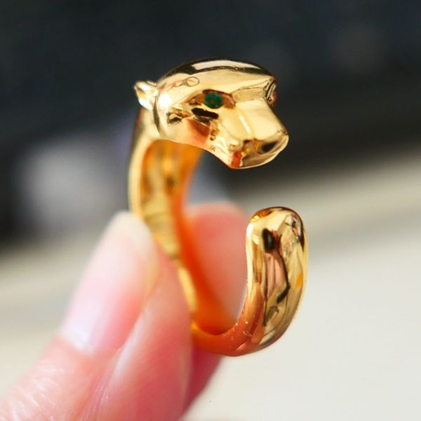 Anneau de solitaire anneaux de léopard lisses d'anneaux animaux Panther avec une taille de pierre verte réglable pour les couples hommes femmes bijoux de fête de cuivre 230810