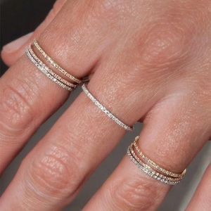 Solitaire Ring Tiny Delicate Micro Pave Zirkonia Ringen Voor Vrouwen Trendy Chic Kristal Dagelijks Daten Dames Stapelbaar Mode-sieraden R133 231011
