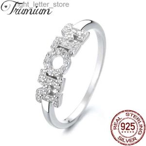 Solitaire Ring Trumium 925 Sterling Zilver MOM Ring Zirkoon Letterringen voor Vrouwen Fijne Sieraden Verjaardag Moederdag Cadeau Gratis graveren YQ231207