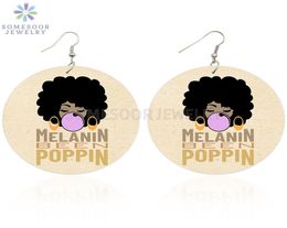 SOMESOOR Melanine Been Poppin Afrikaanse Houten Oorbellen Kauwgom Meisje Afro Natuurlijk Haar Ontwerp Dangle Sieraden Voor Vrouwen Geschenken5363630