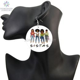 SOMESOOR Peace Love Melanin Sister Pendientes colgantes de madera africanos Afro Curly Queen Cabello natural Impreso cuelga joyería para mujeres 240311