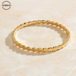 Sommar Xmas Gift Gold Color Girlfriend Charms Bangle Simple, Stylish Hexagon Bruiloft Armband Sieraden 2020 Q0719