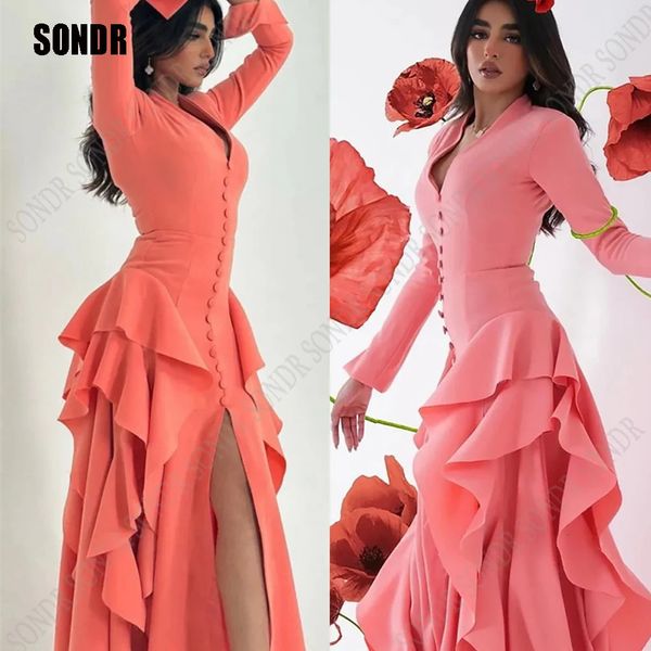 Sondr Pink Button V cou à plusieurs niveaux Saudi Arabe Robes de soirée plines Satin Manches longues Dubaï Robe formelle Femmes Prom Party Gowns 231227