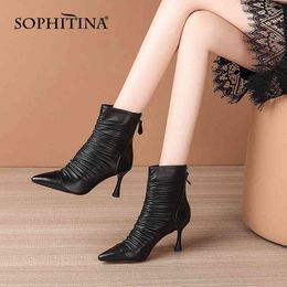 Sophitina Mujeres Zapatos de invierno Vogue Botas de tobillo de alta calidad Decoración plisada Punta puntiaguda Punta delgado Tacón con cremallera Mujeres SO669 210513