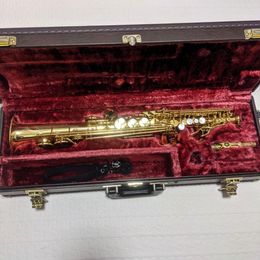 Sopraansaxofoon YSS-675 met koffer zoals op de foto's
