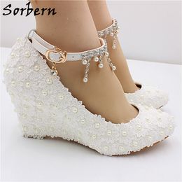 Sorbern White Flower Wedge Jurk Schoenen Bruiloft Enkelriem Ronde Teen Fake Pearl Crystal Tassel Bridal Shoes 5cm