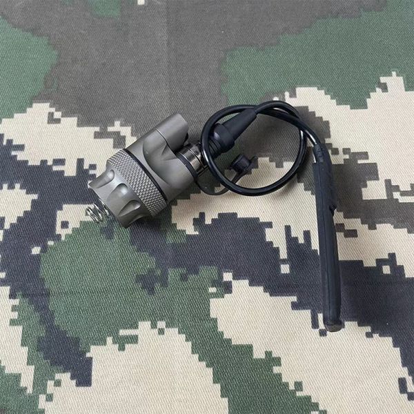 Sotac Airsoft Lampe de poche tactique Bouton-poussoir Tailcap Interrupteur à distance pour SF M340C M340V M640V M600DF M323V Chasse Lumière-Auburn