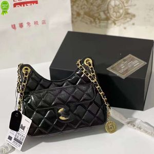 Source Factory Paquet de haute qualité Xiaoxiangfeng Sac à chaîne Lingge noir 2024 Nouveau sac à bandoulière en cuir Zhen pour femmes Mode sous les bras