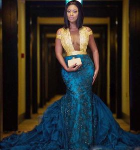 Zuid -Afrikaanse goud- en blauwe prom -jurken sexy zie door kanten appliques kralen avondjurken plus size mermaid sweep trein vrouwen v9818275