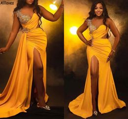 Afrique du Sud Plus La Taille Femmes Robes De Bal Jaune Satin Paillettes Appliqued Dentelle Formelle Robes De Soirée Sexy Cuisse Split Peplum Longue Sirène Robe De Bal CL2133