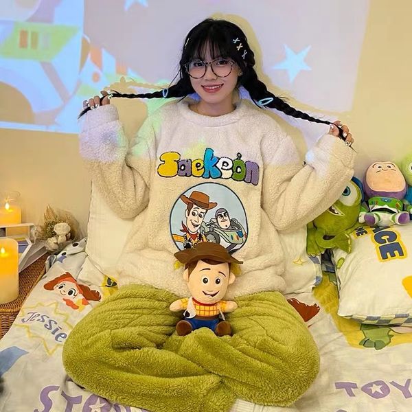 Corea del Sur Bath Lightyear Cartoon Otoño e Invierno Nightwear Mujeres Preciosas de dos piezas Plugo de pelaje Pijama Hogwarts