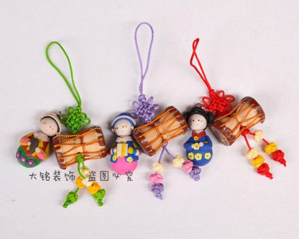 Cadeaux de Corée du Sud Clay Dolls Pendant Pendants Mobile Phone Pendants Coréens Folk Folk Gifts Feat Handled Drum Chain5220591