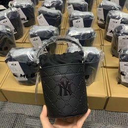 Sac seau mlb de corée du sud, sac de parfum nano, petit sac rond, sac messager à une épaule, nouveau sac mini sac pour téléphone, 2024